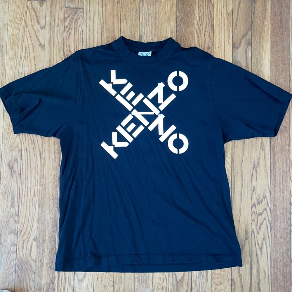 I’m selling a Kenzo T-Shirt!